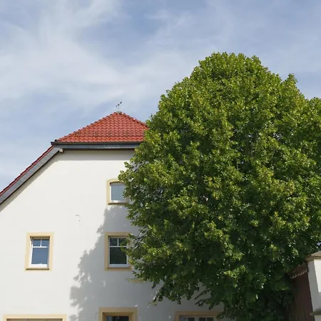 ベッド・アンド・ブレックファスト Kornhaus1678 3*